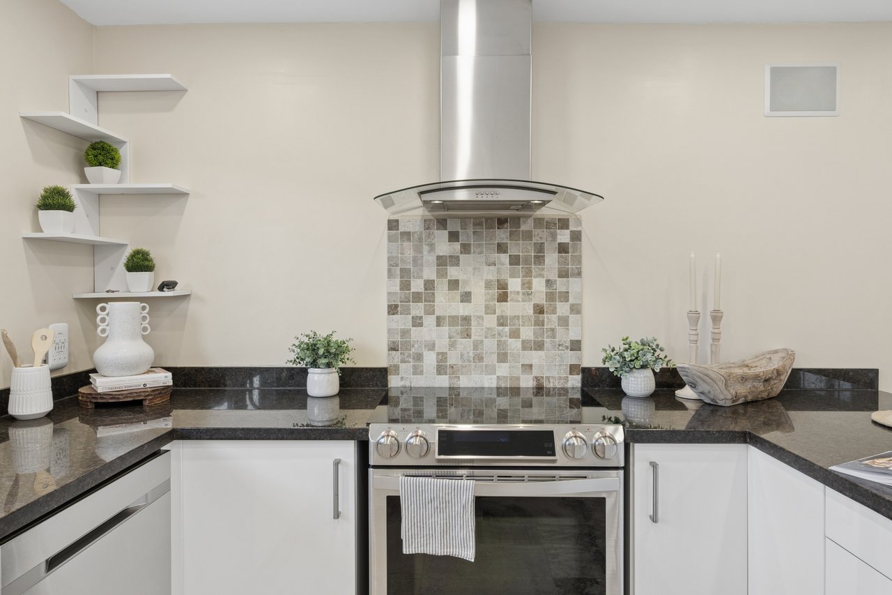 1156 Gloucester Square