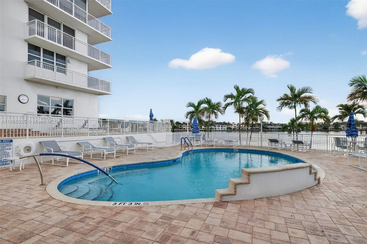 511 Bayshore Dr #1005