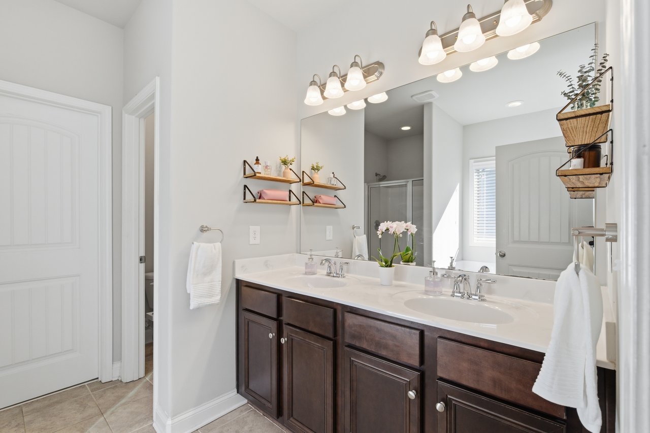 24 Dunsborough Drive