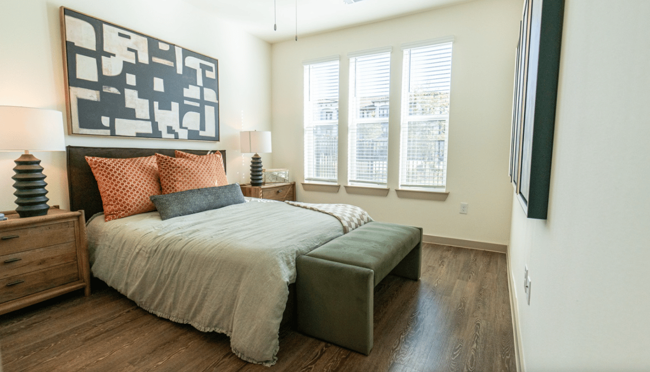 8 weeks free PLUS $750 when you look & lease!