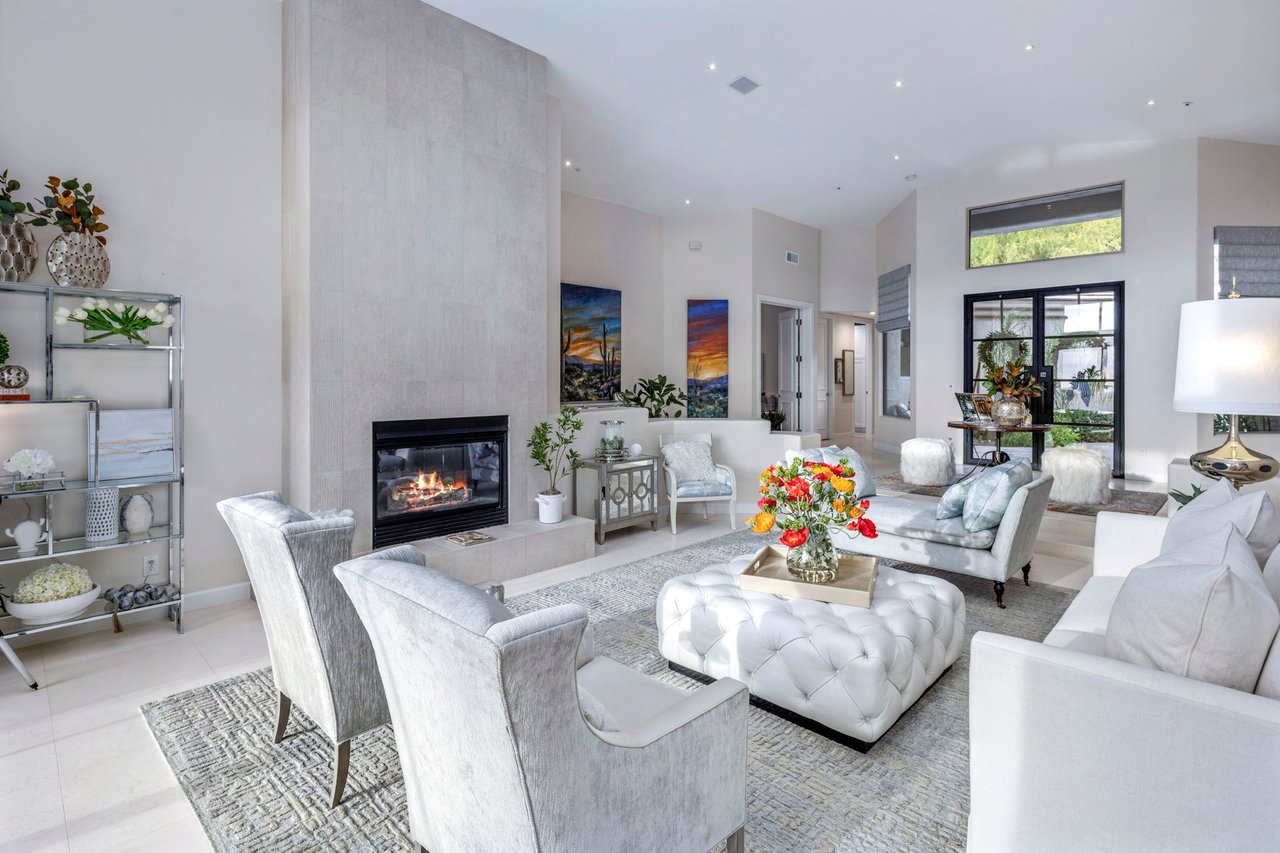 11129 E JUAN TABO Road