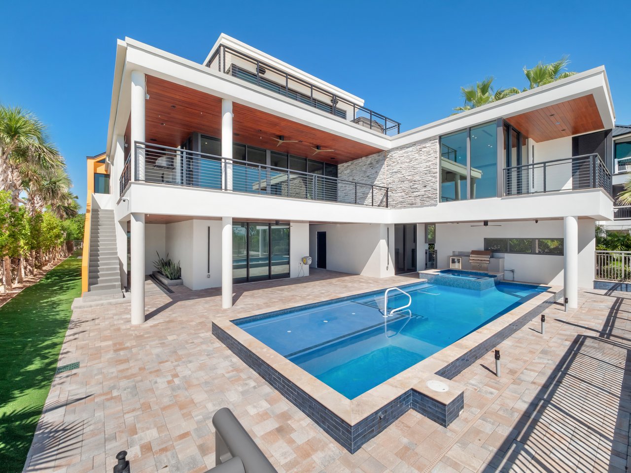 3615 W Gulf DR