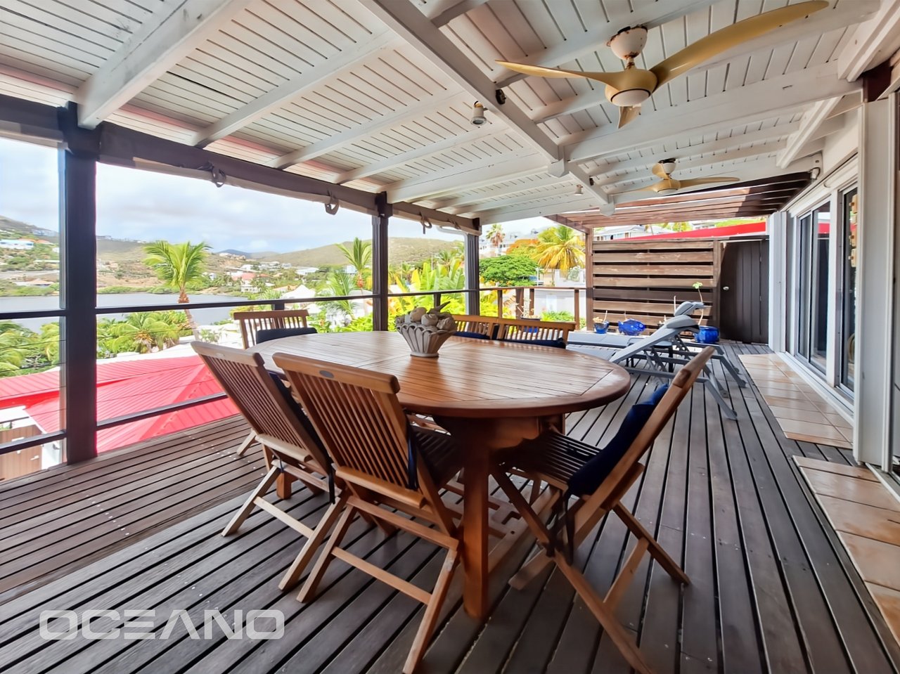 2-Bedroom Apartment with Sea View – Oyster Pond