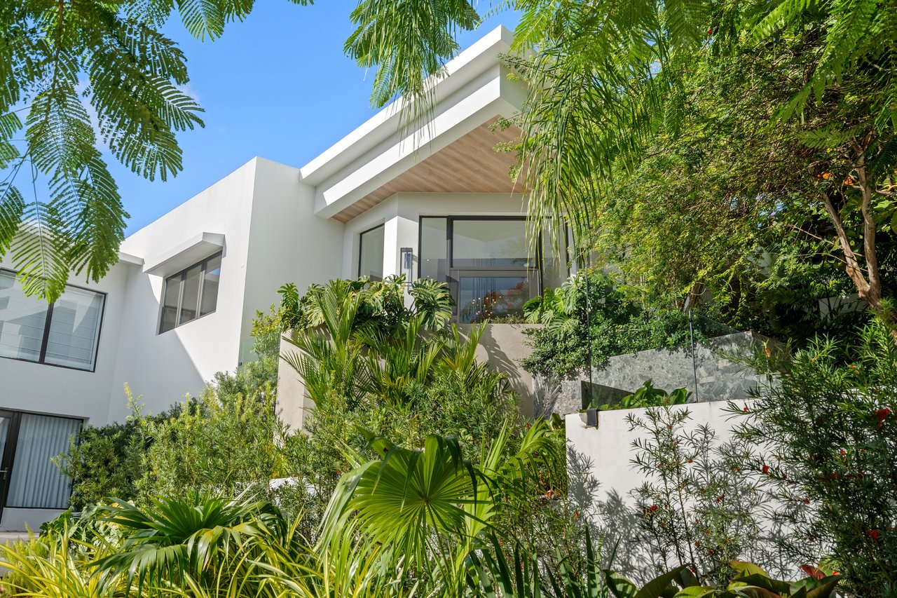177 CALLE VIOLETA