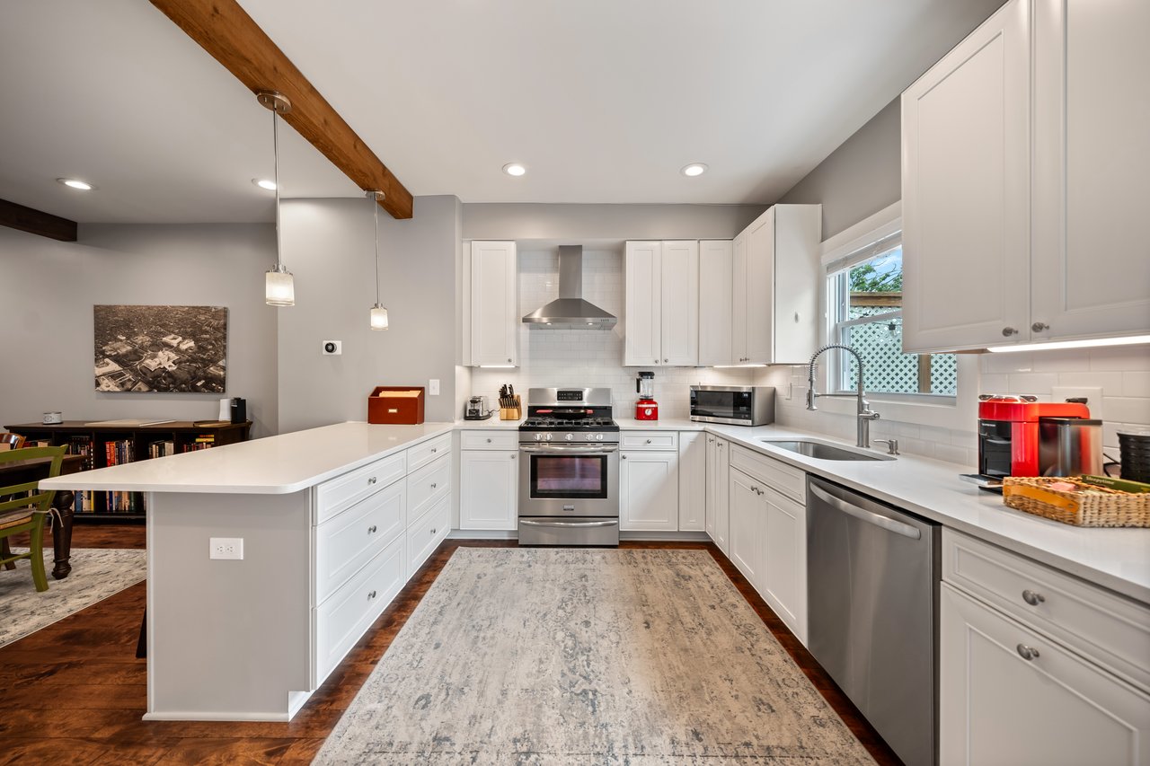 613 Longfellow St NW