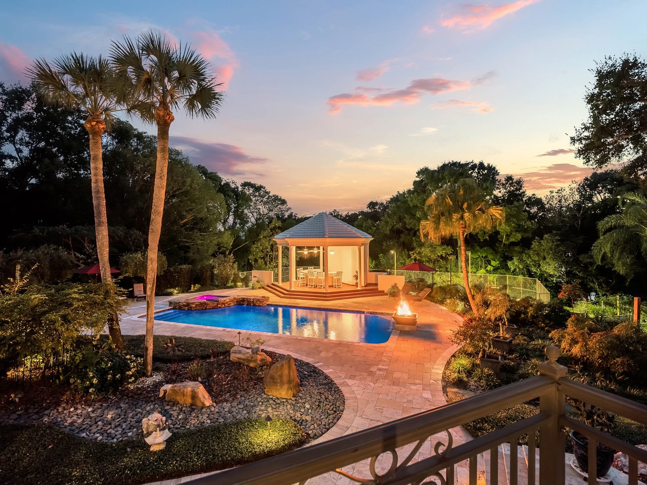 1750 Country Club Rd