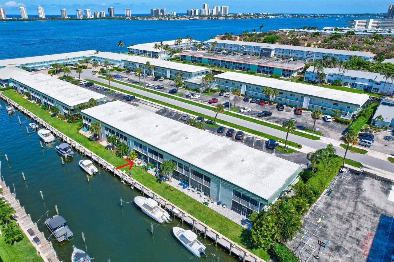 121 Wettaw Lane Ln #112