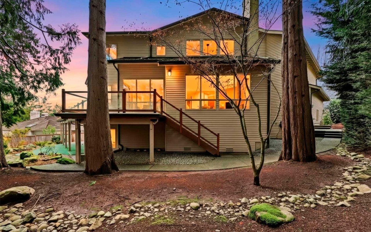 Custom-Built Lochwood-Lozier Home in Montreux