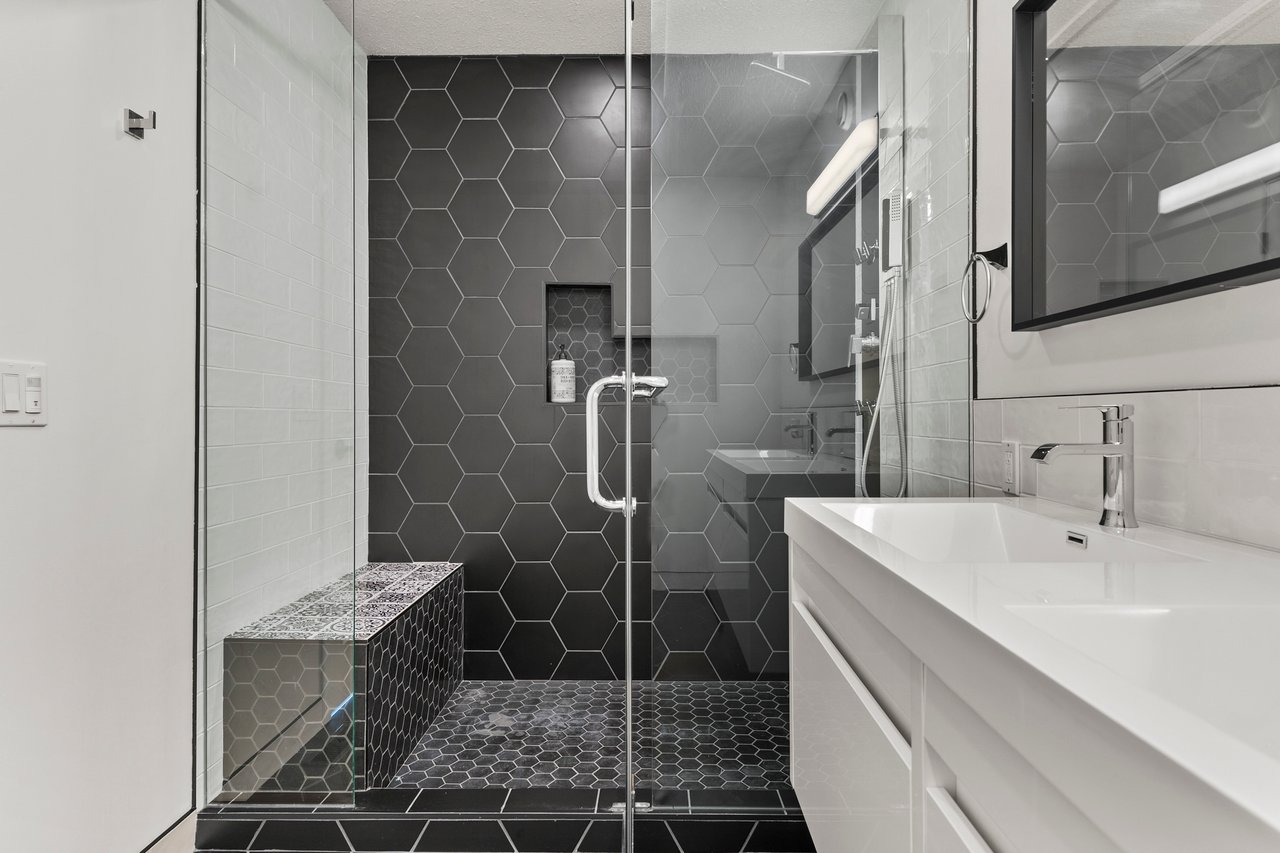 12345 Coventry Hills Way NE