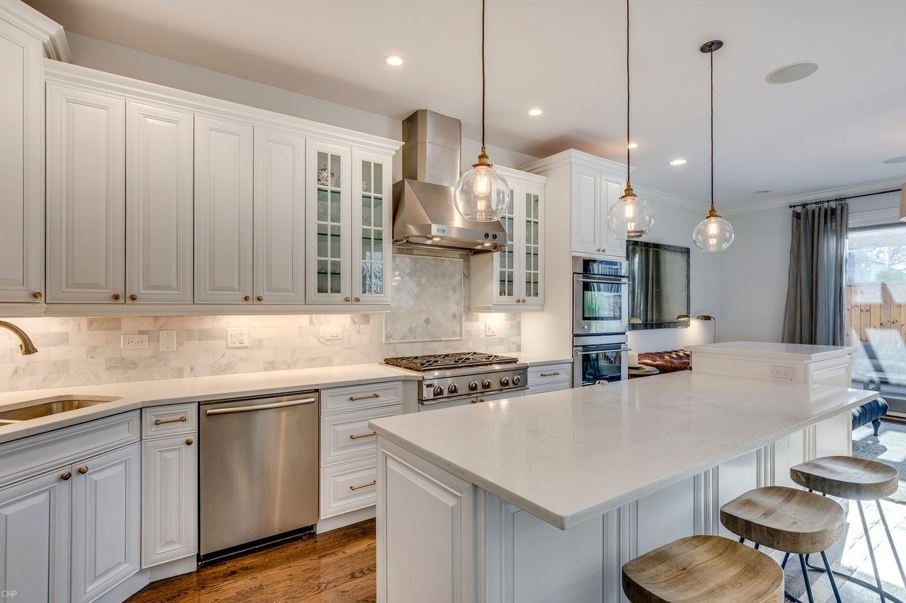 Designer Showcase | 2047 W Erie Street | $1,099,900