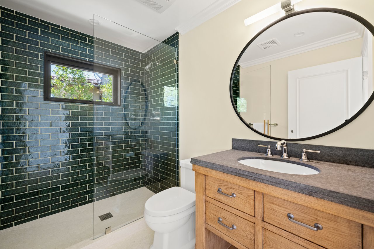 2325 Duxbury Cir