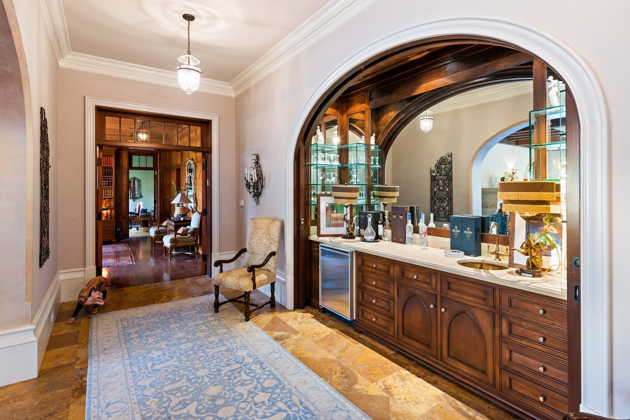 2733 Sycamore Canyon Rd