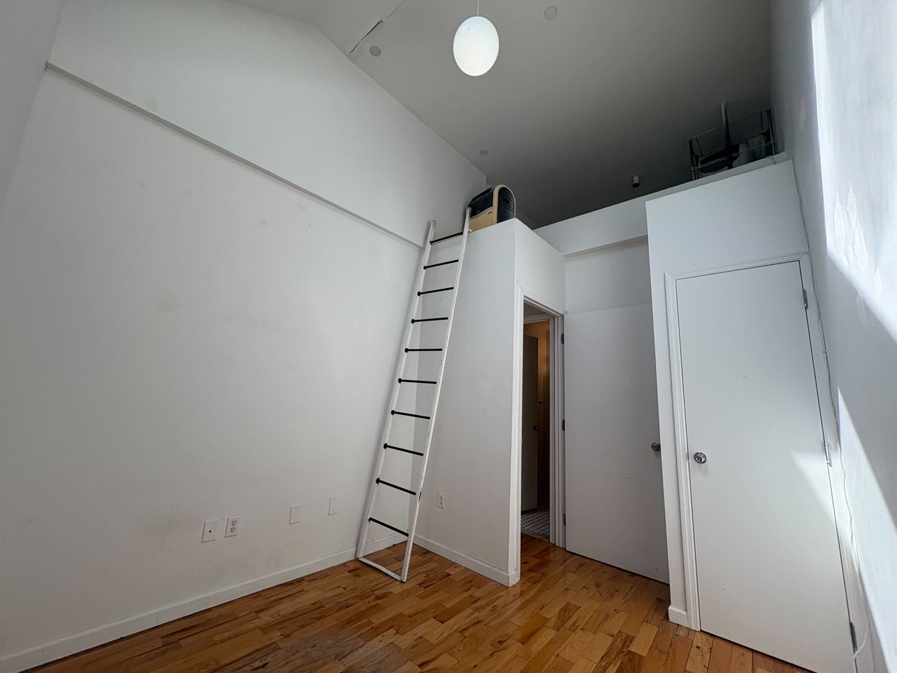 324 Melrose Street 4A