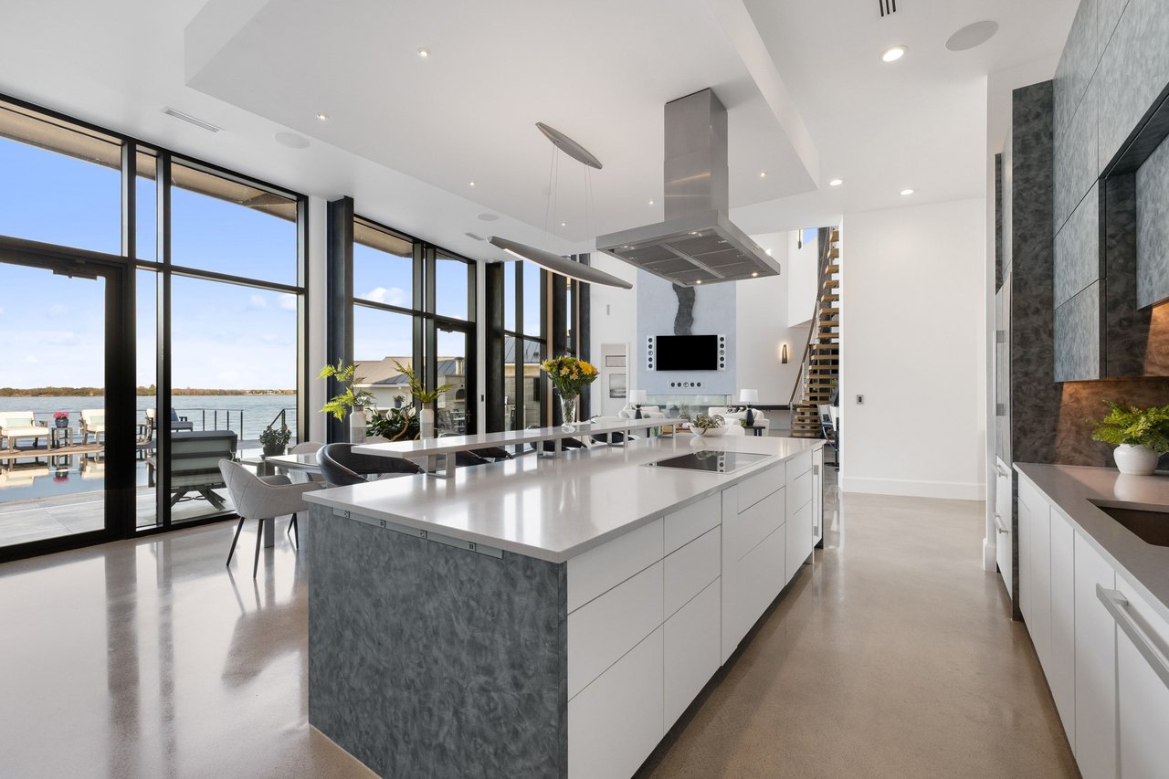 402 Lighthouse Drive