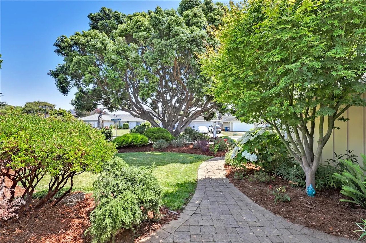 534 Spindrift Way