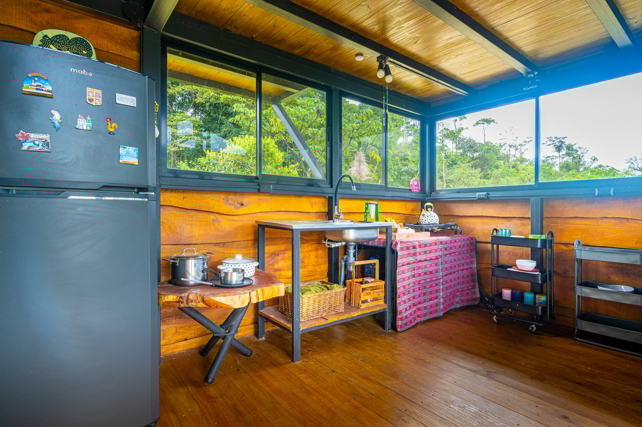 Off Grid Cabin - San Vito with Amazing Mountain Views