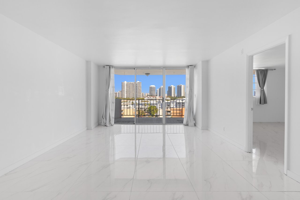 3545 NE 166th St #1004 North Miami Beach