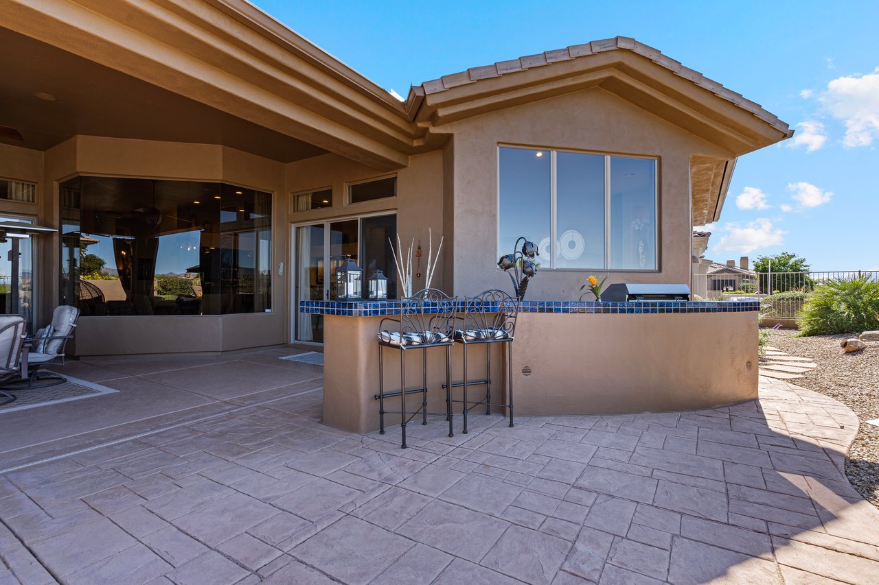 9812 E ROADRUNNER Drive