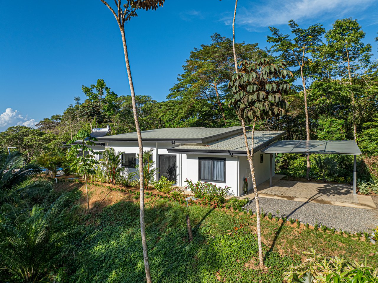 1.5 Acres of Lush Jungle and Elegance – Modern 3-Bedroom Villa in the Hills of Uvita