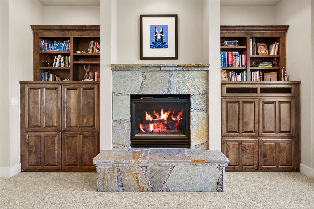 2589 NW Champion Circle