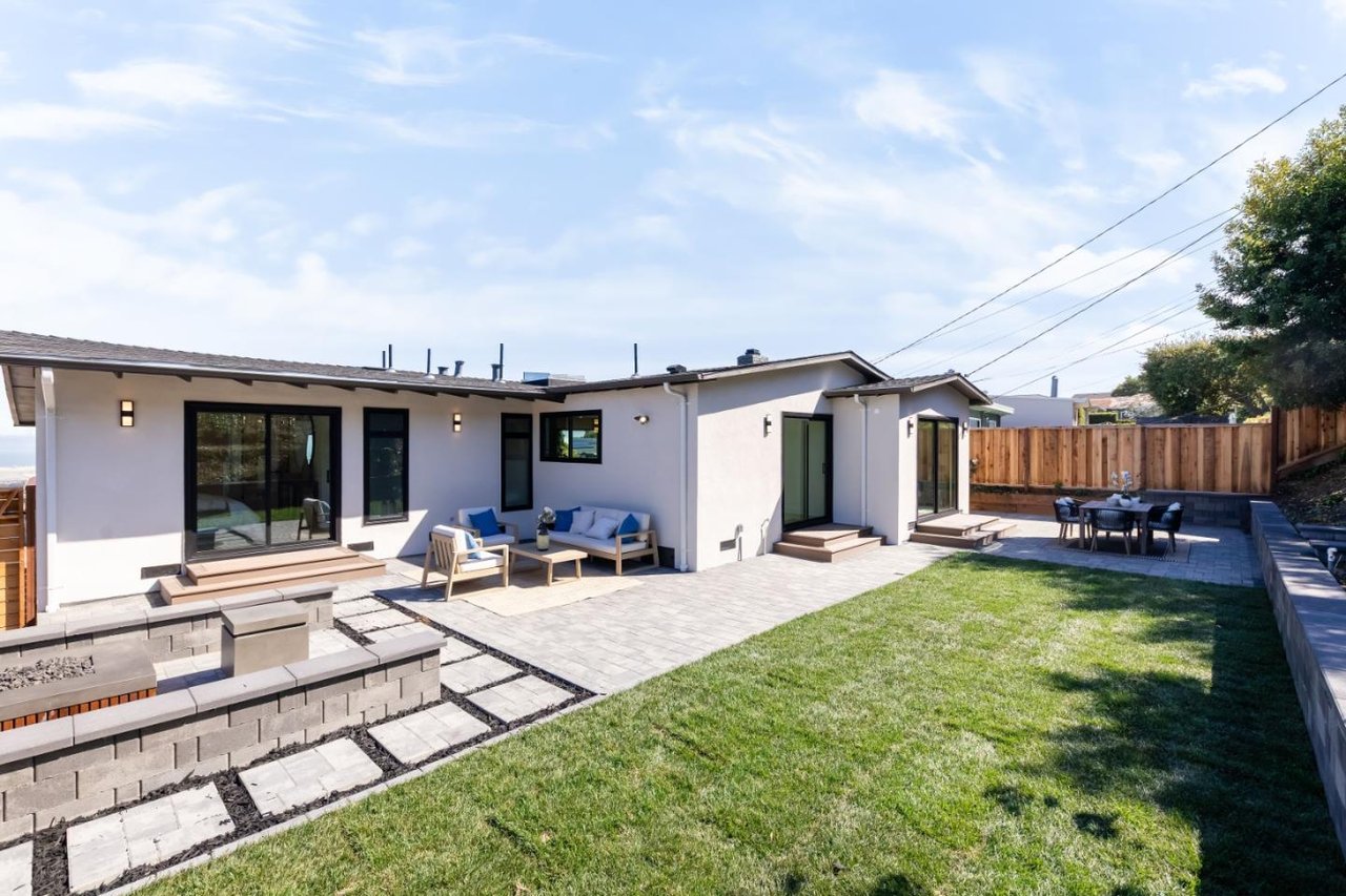 1041 Crestview Drive