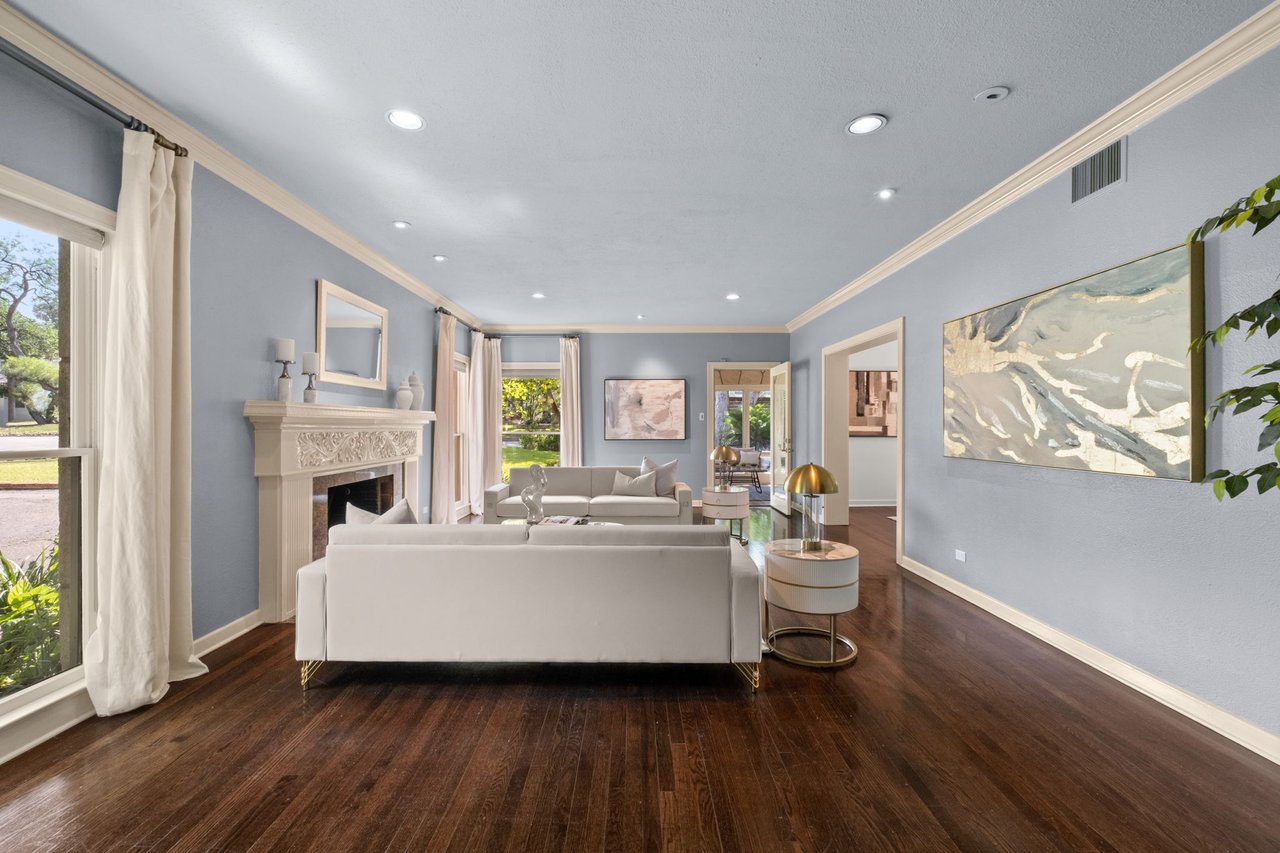 Luxury Property in Olmos Park