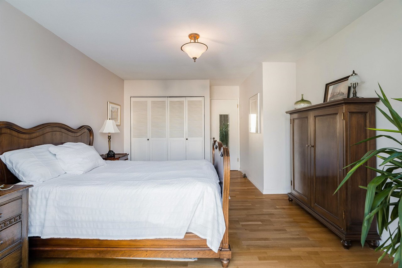 1575 Beach Ave, #303