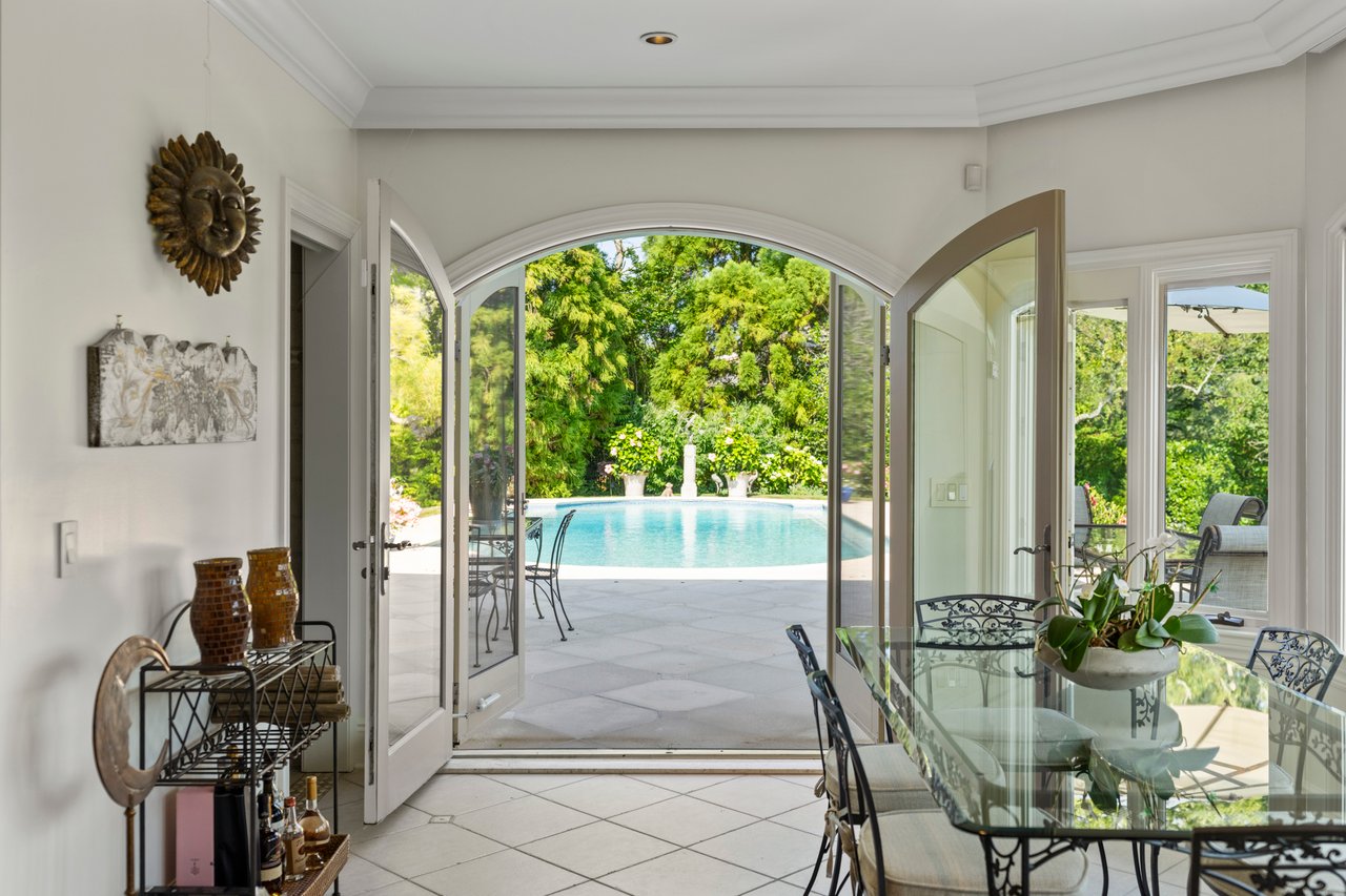 Ondine: An Extraordinary Mecox Bay Waterfront Estate