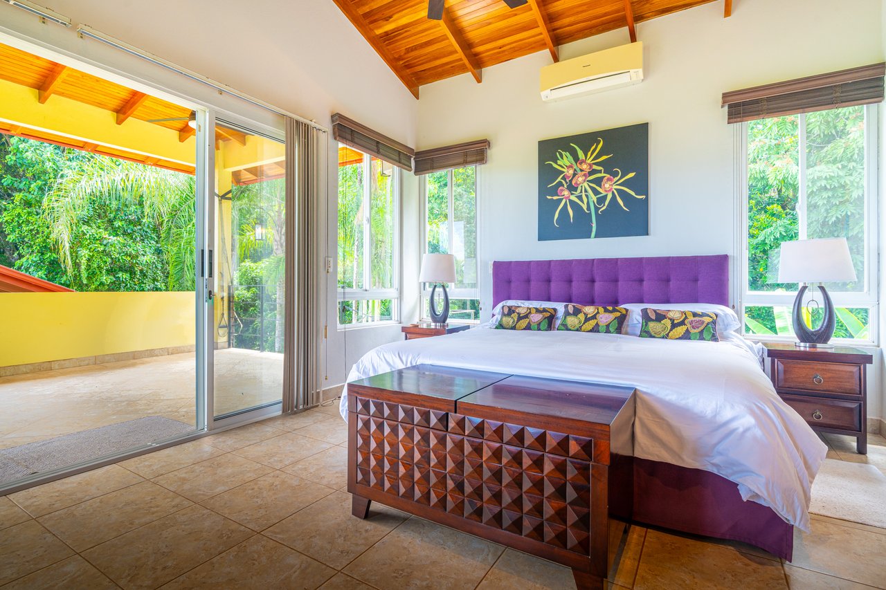Casa de Orquideas - Mountains, Ocean and Jungle with Privacy In Gated Community, Ojochal