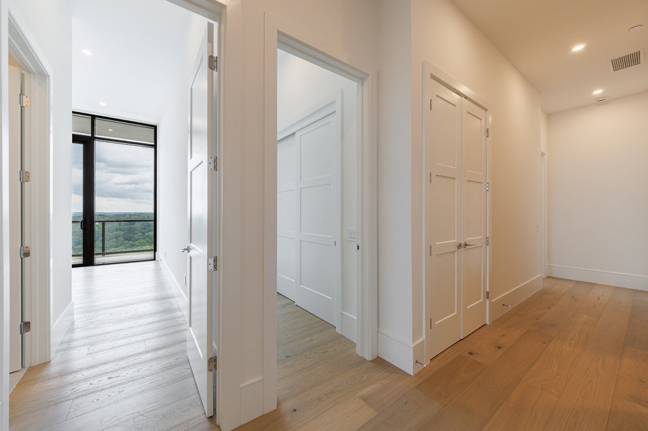 2425 Peachtree Road Unit 1806