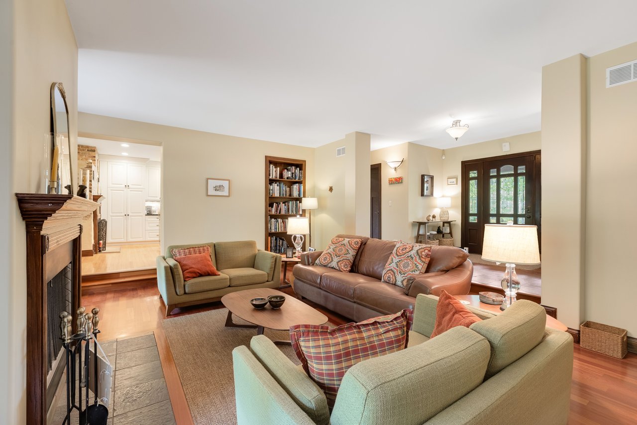 1520 Telegraph Road, Lake Forest