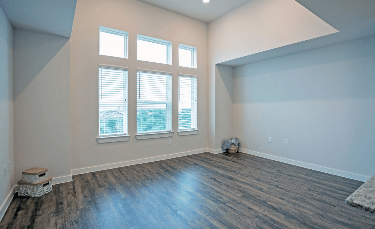 Offering 10 Weeks Free Rent! 