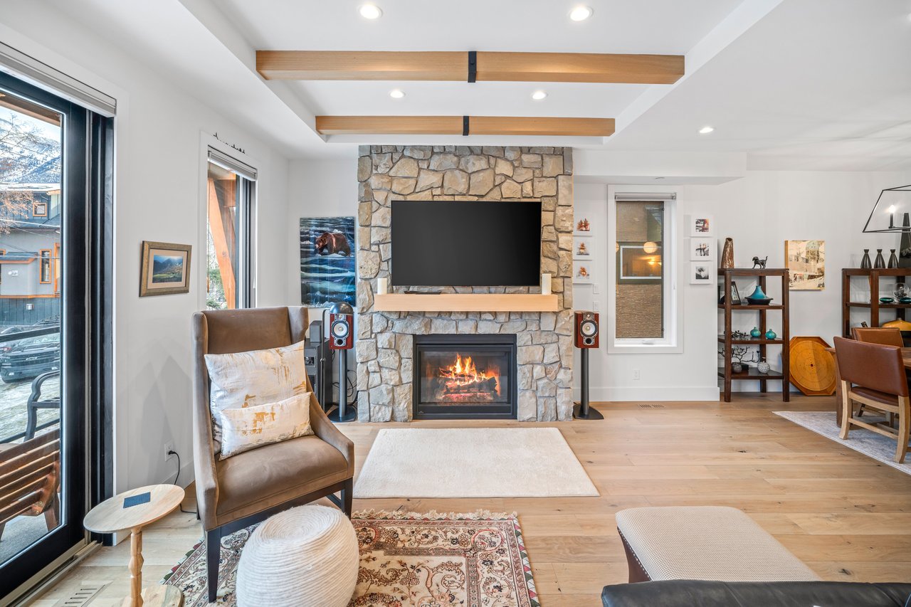 810 3rd Street Unit: 4