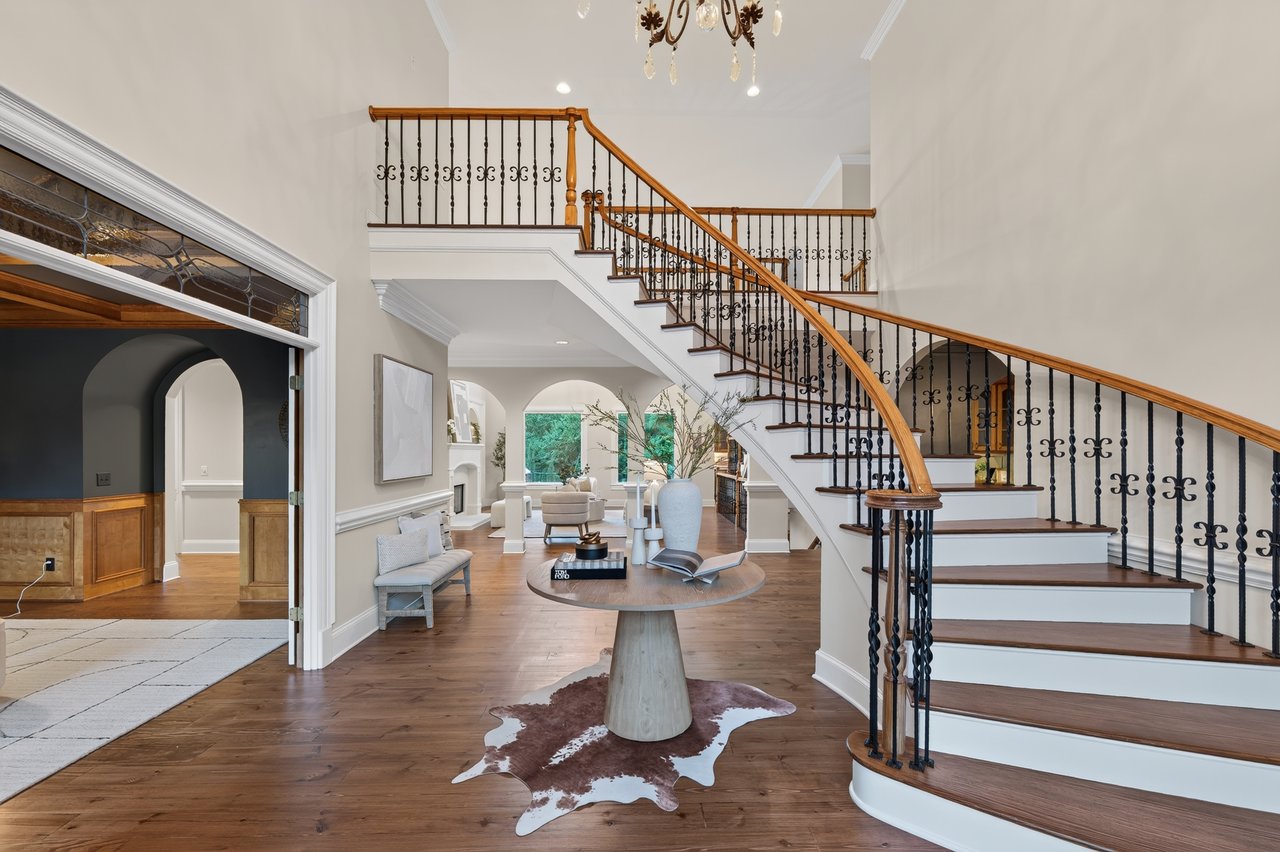 1055 Hedgerose Lane