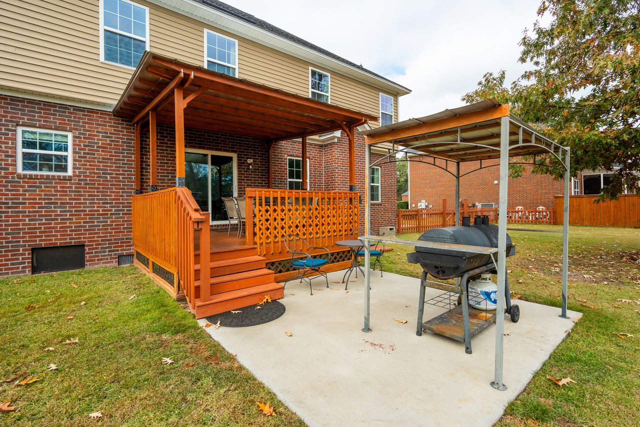 5516 Crescent View Dr