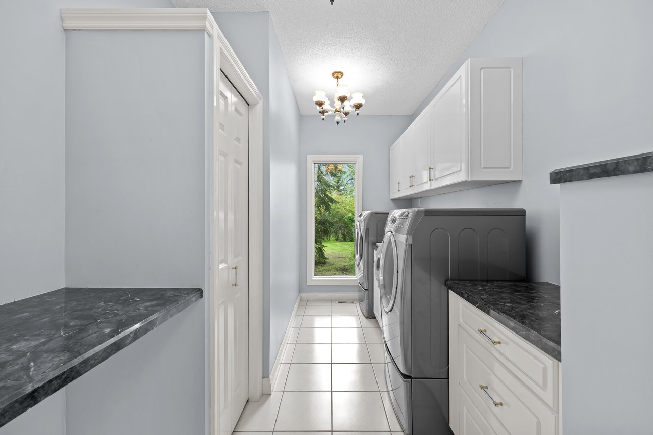 7 Biggar Heights Bay