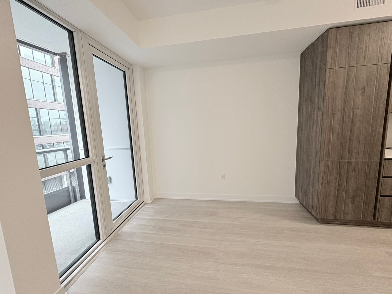 15 Richardson Street, Toronto Unit: 428