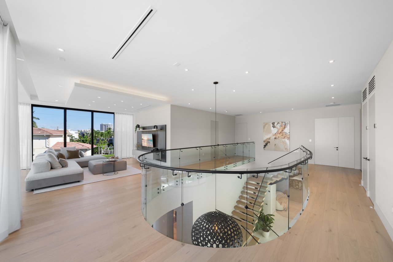 2950 NE 164th Street