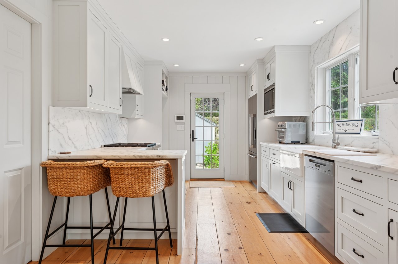 11 Sawasett Avenue