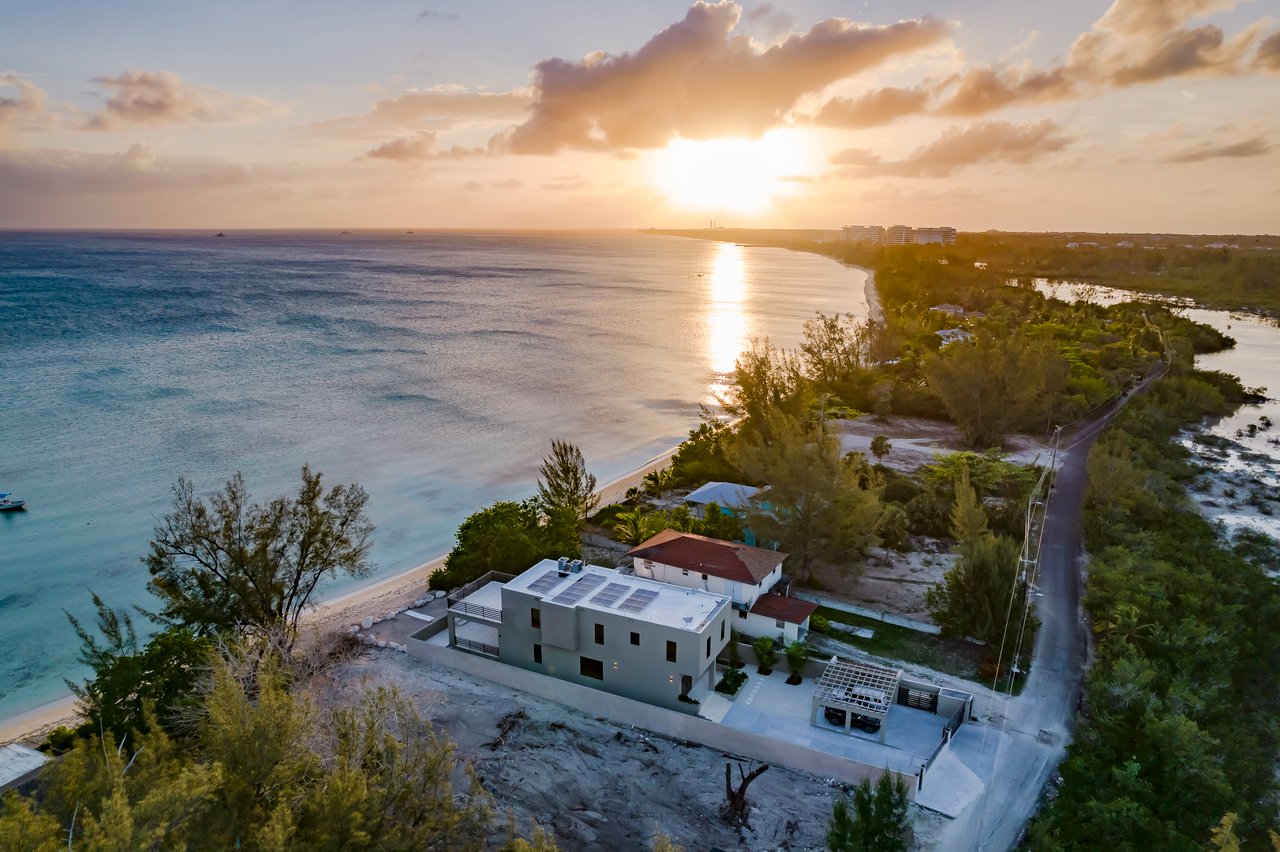 Villa Sol, Adelaide Beach