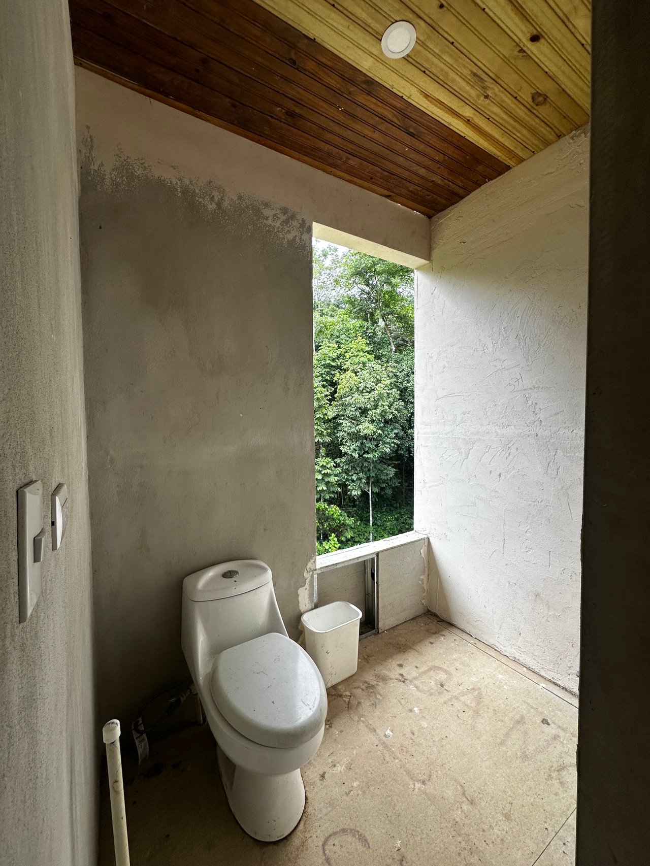 Investment Opportunity in Playa Hermosa – Fixer-Upper with Great Potential!