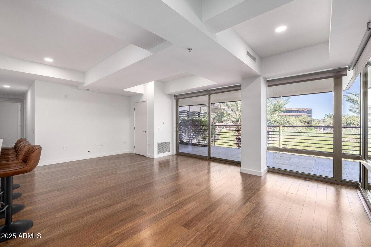 7161 E Rancho Vista Dr #4007