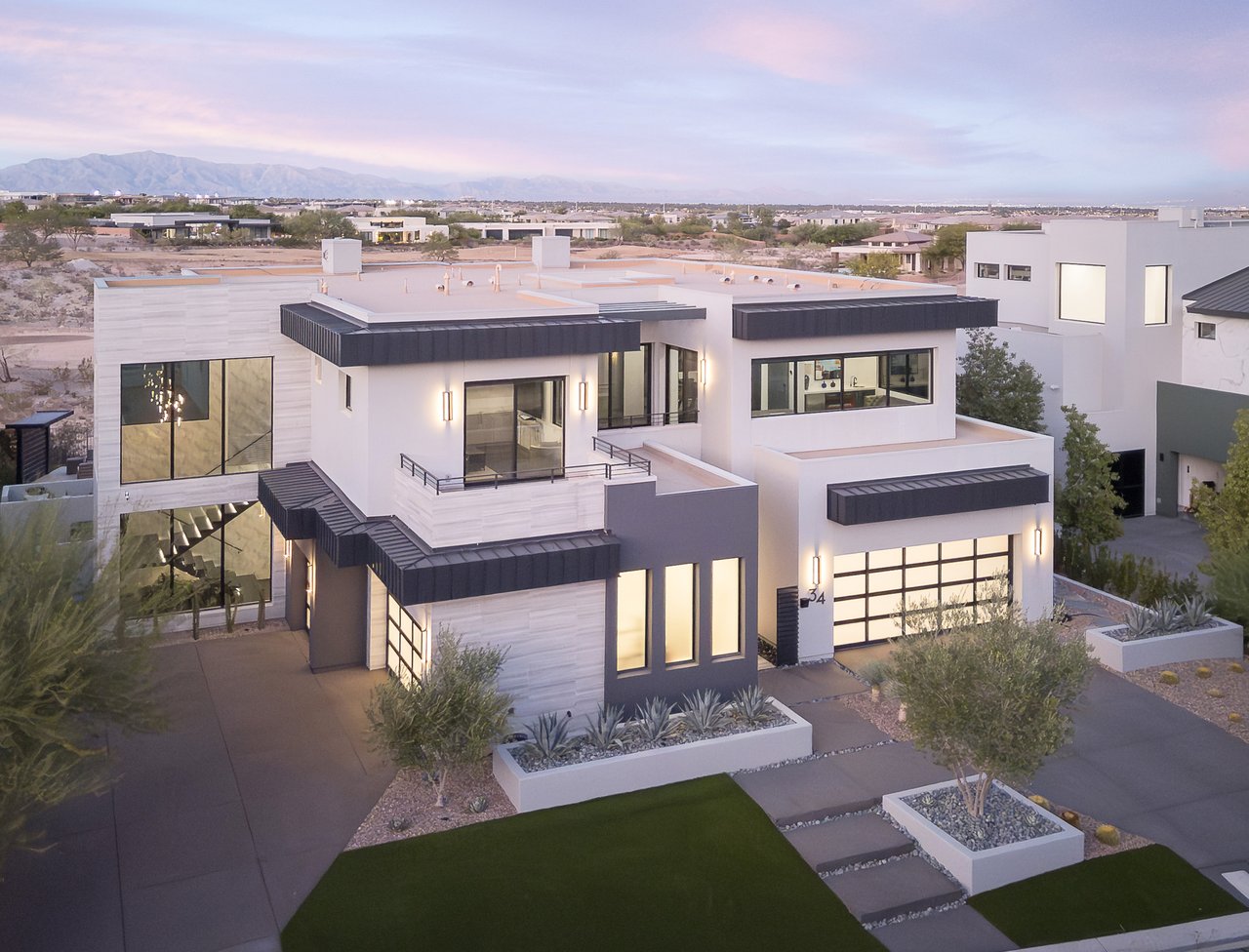 34 Sun Glow Ln, Las Vegas, NV 89135