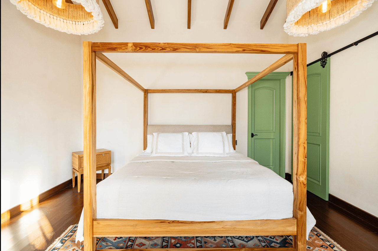 Casa Las Mareas | Beachfront Spanish Colonial Villa with Private Pool in Hacienda Pinilla