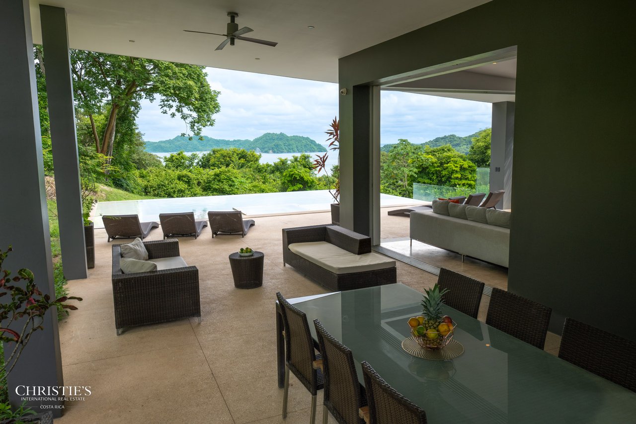 Contemporary Isla Tortuga View Home Steps from Playa Organos