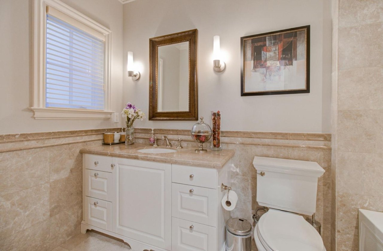 120 Royal Oaks Ct