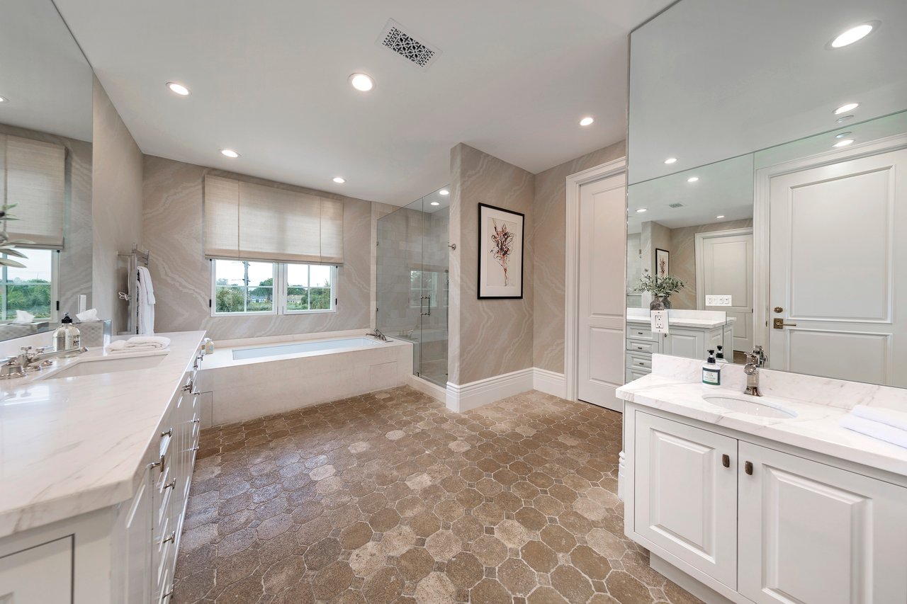 10210 Century Woods Dr, Century City