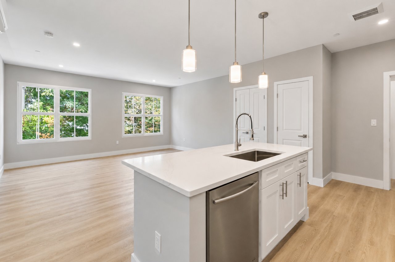 298 Main Street, 3E