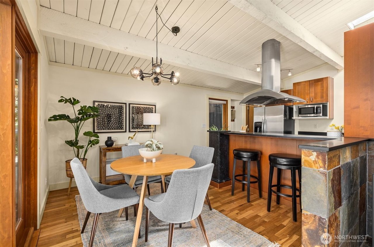 5551 NE Fletcher Landing