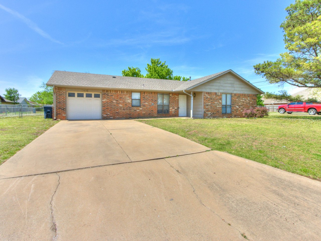 2416 Ellis Dr